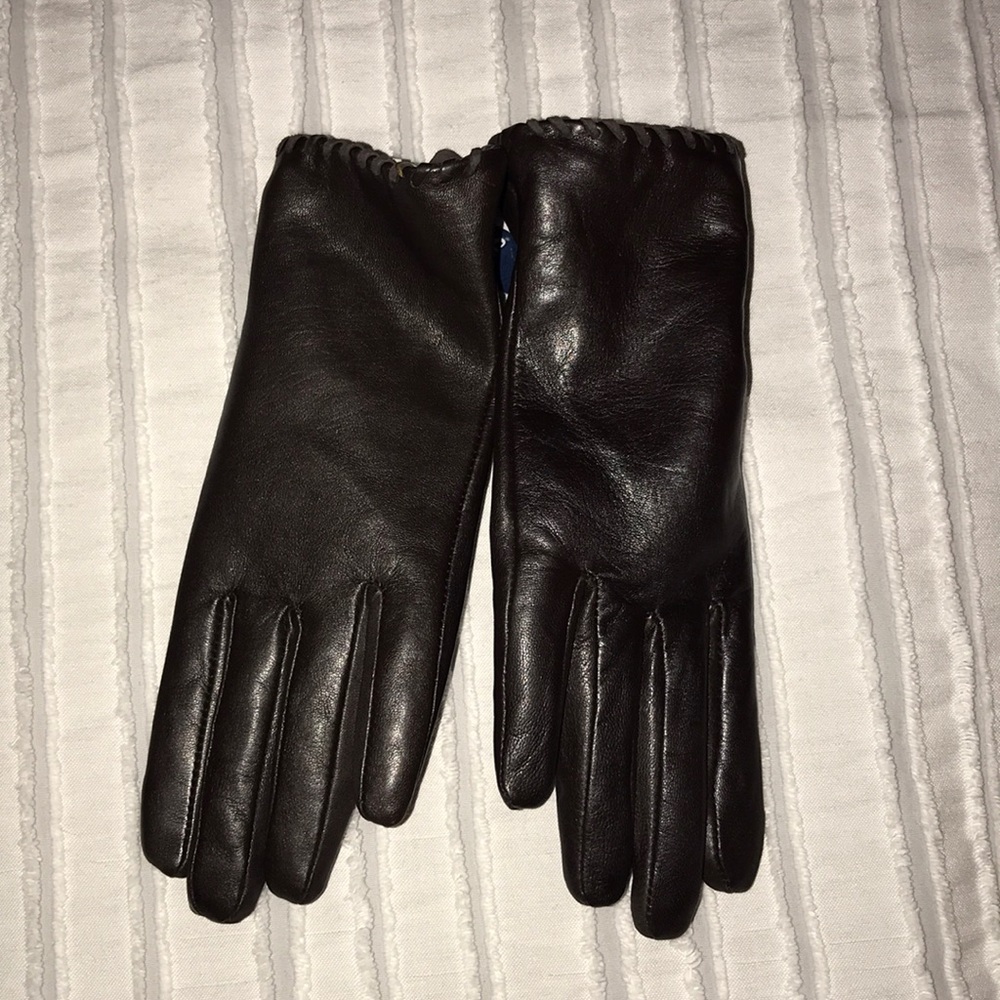 Faux Leather gloves size med- never worn